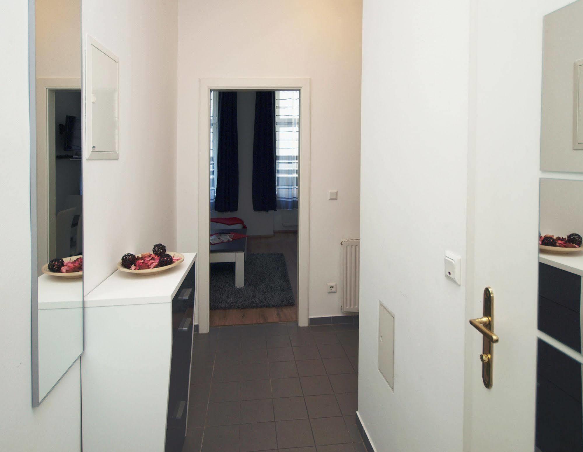 Checkvienna - Ruedengasse Apartment Exterior foto
